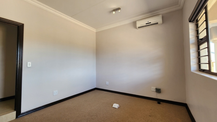 To Let 6 Bedroom Property for Rent in Tuscany Ridge North West